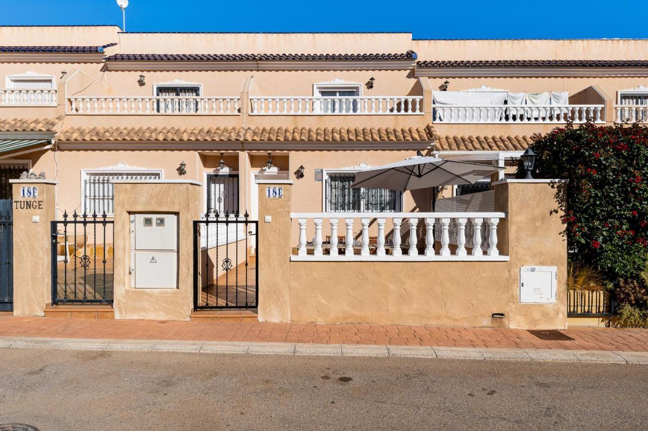 Bungalow La Zenia Cerca De La Playa Орихуела Екстериор снимка