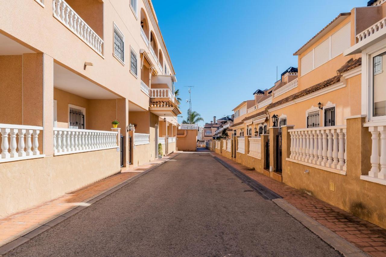 Bungalow La Zenia Cerca De La Playa Орихуела Екстериор снимка