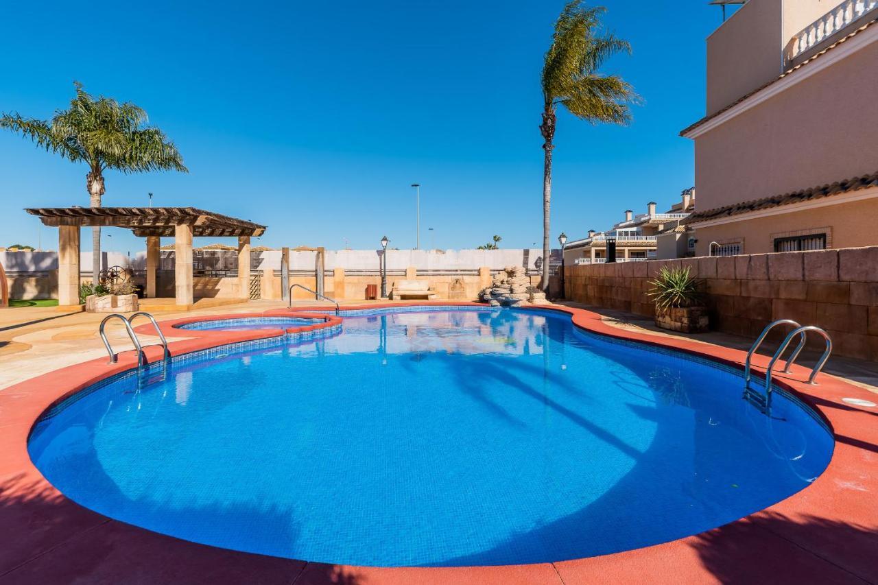 Bungalow La Zenia Cerca De La Playa Орихуела Екстериор снимка